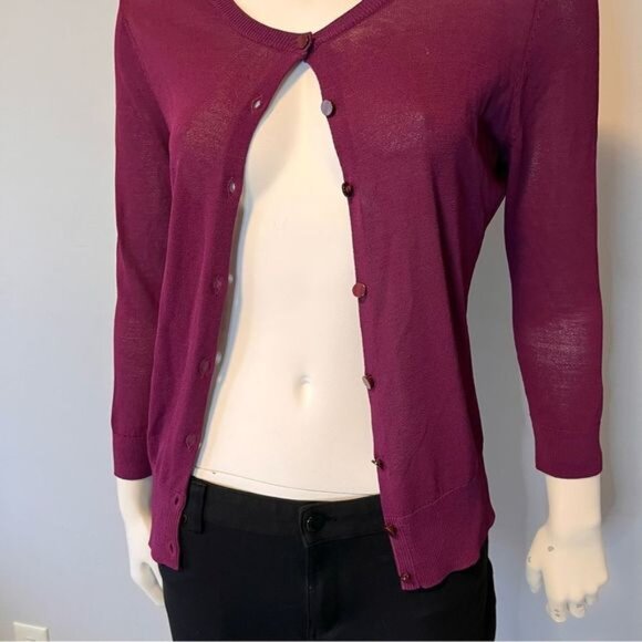 Ann Taylor Burgundy Scoop Neck Cardigan Size Small - Picture 2 of 8
